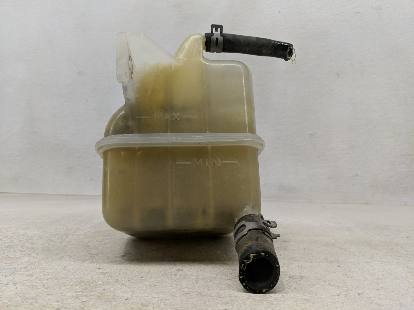 2008-2010 Saturn Vue Radiator Coolant Overflow Expansion Tank Bottle 1313111 - Oemusedautoparts1.com