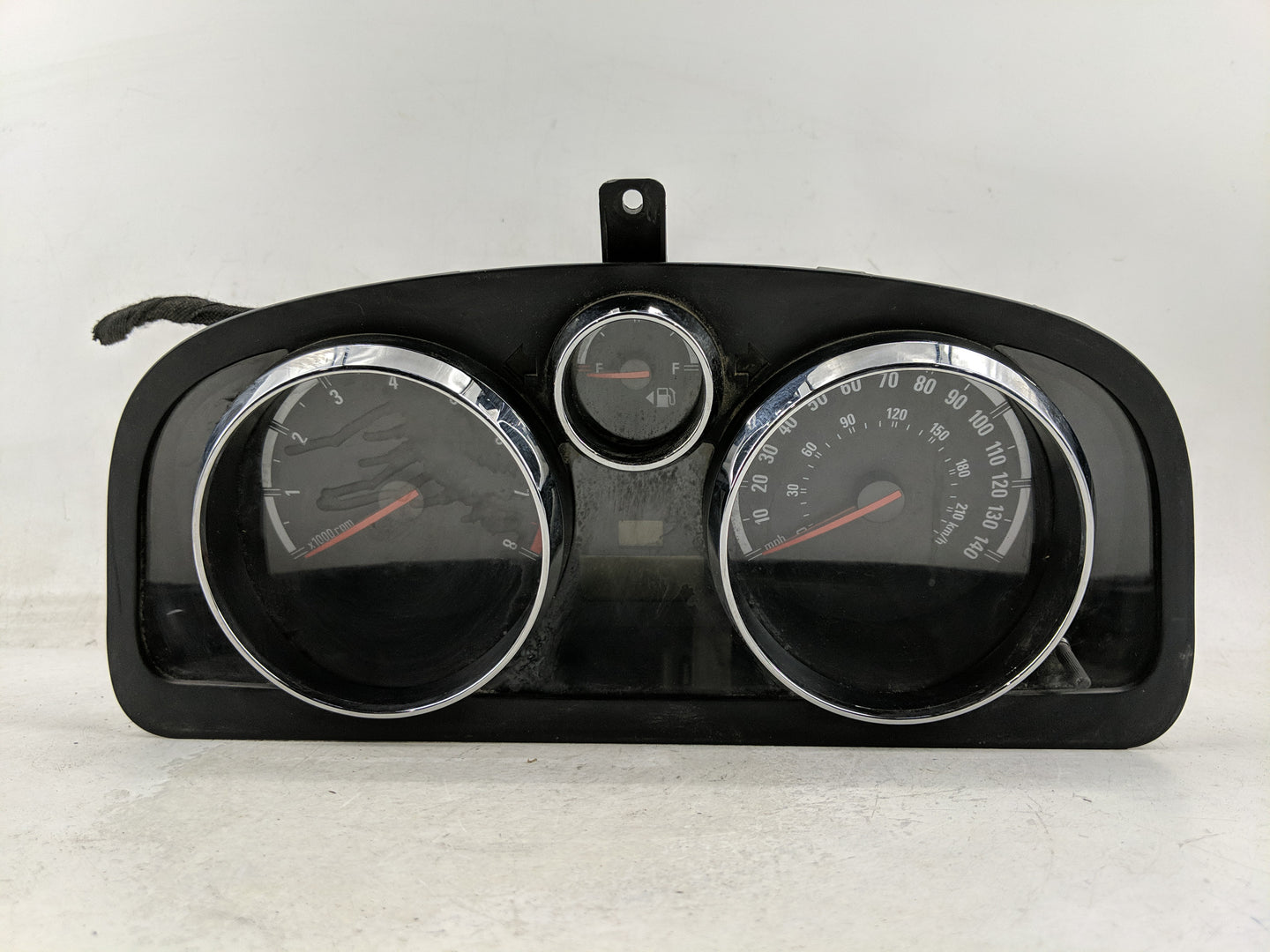 2008 Saturn Vue Instrument Cluster Speedometer Gauges P/N:25874885 Fits OEM Used Auto Parts - Oemusedautoparts1.com