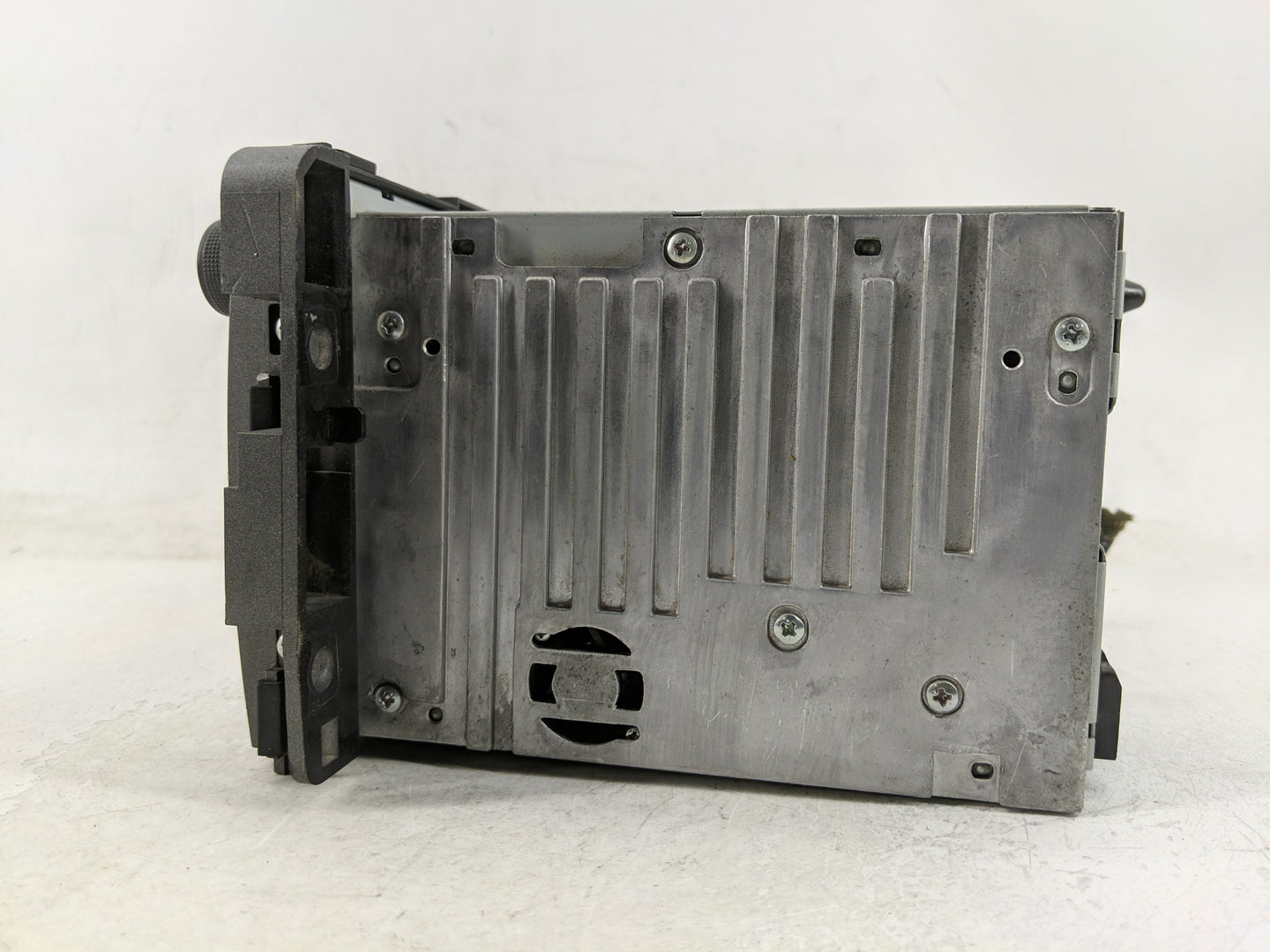 2008 Saturn Vue Radio AM FM Cd Player Receiver Replacement P/N:25920408 Fits OEM Used Auto Parts - Oemusedautoparts1.com