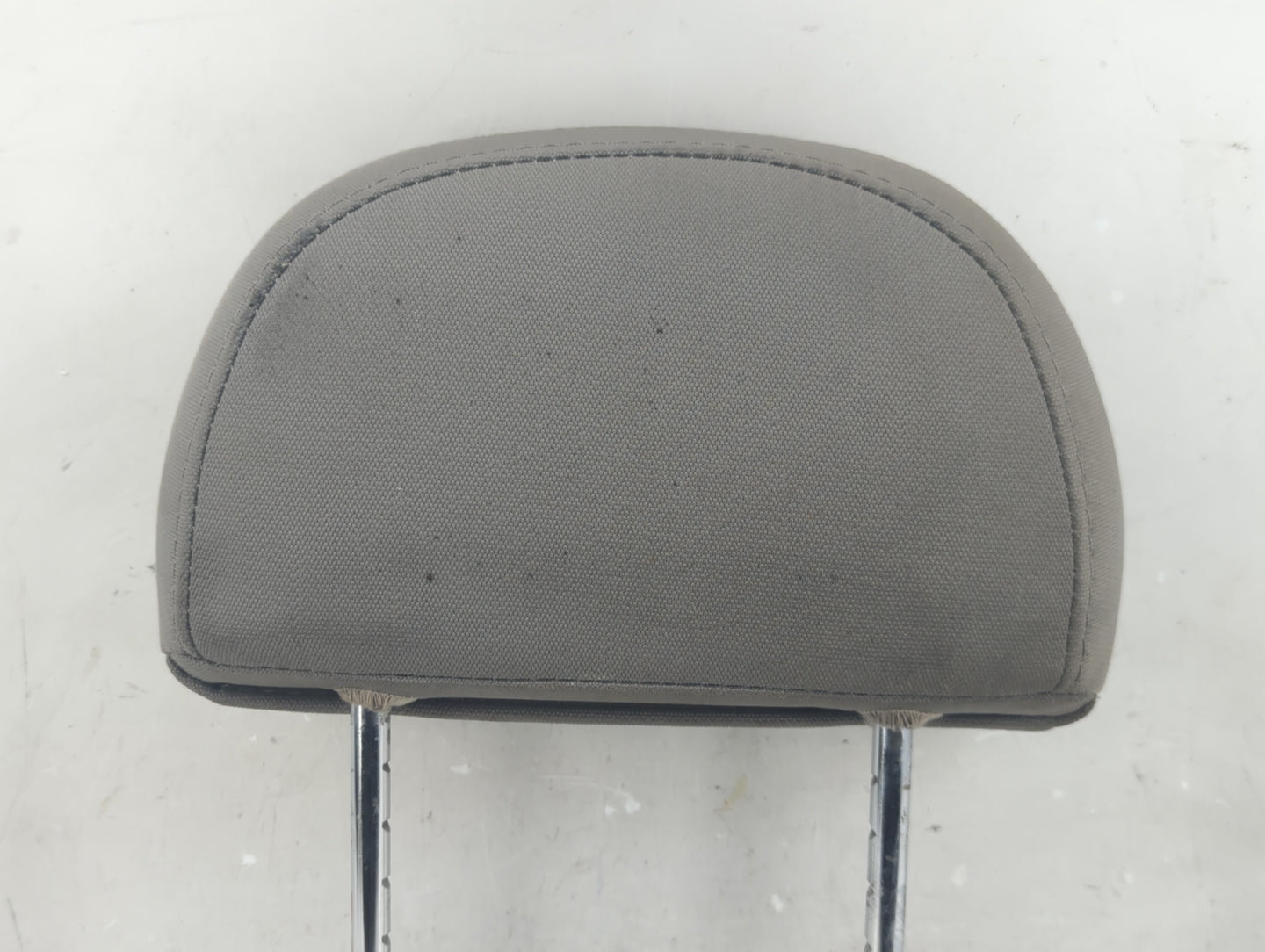 2008-2010 Saturn Vue Headrest Head Rest Rear Seat Fits Fits 2008 2009 2010 OEM Used Auto Parts - Oemusedautoparts1.com