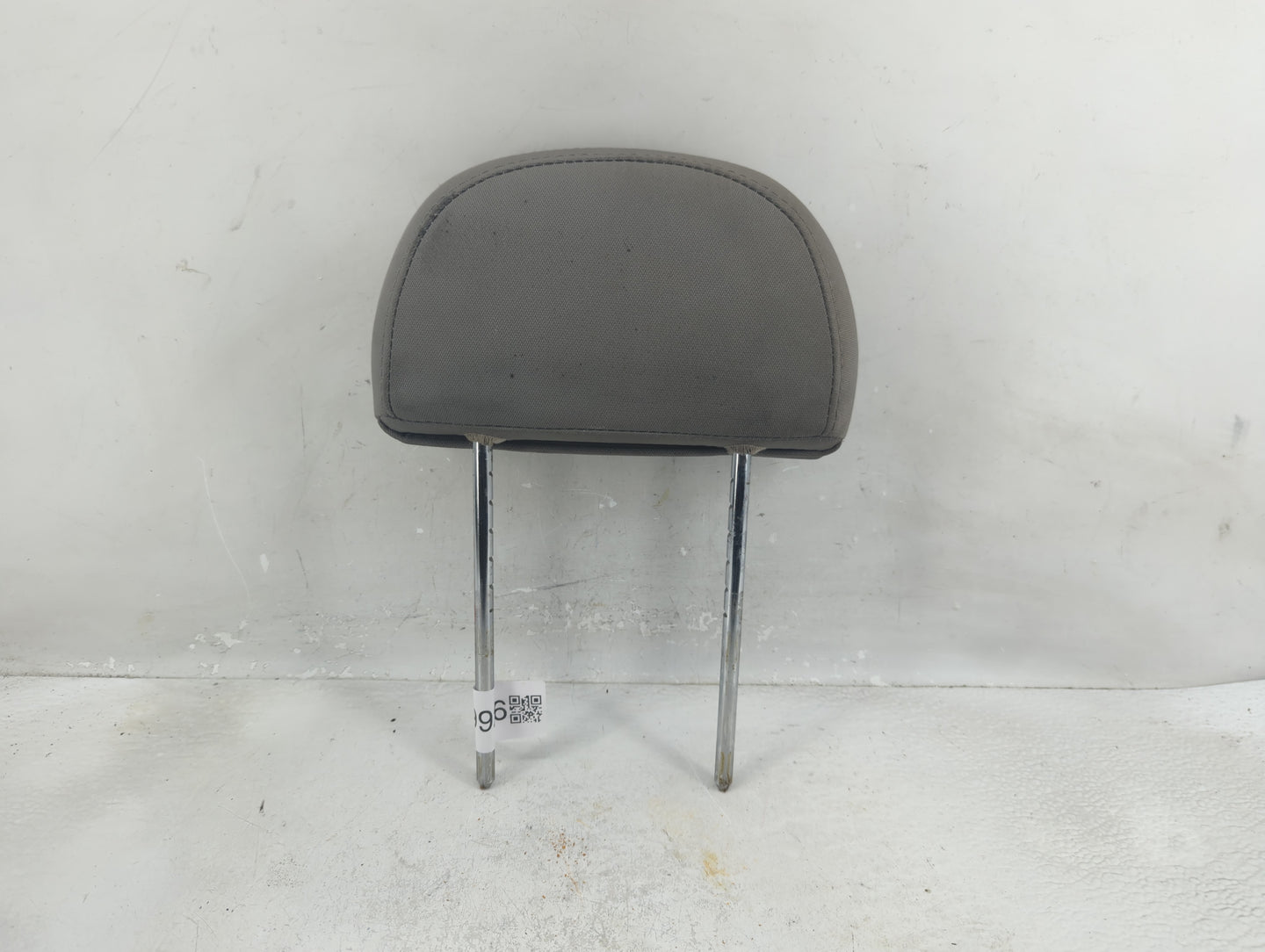 2008-2010 Saturn Vue Headrest Head Rest Rear Seat Fits Fits 2008 2009 2010 OEM Used Auto Parts - Oemusedautoparts1.com