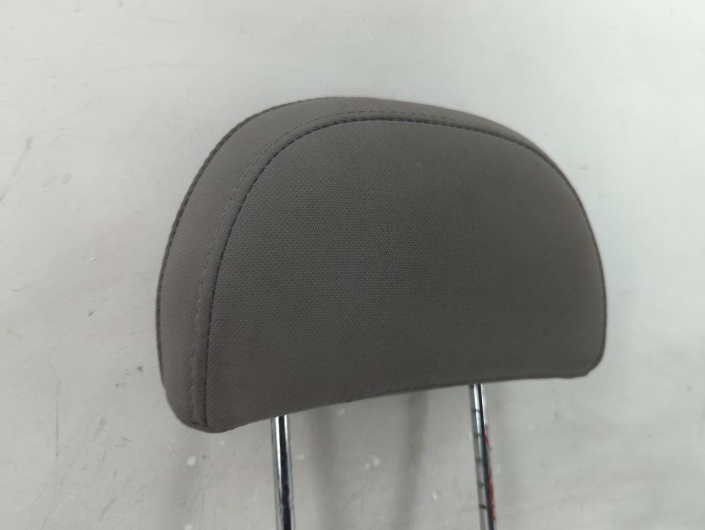 2008-2010 Saturn Vue Headrest Head Rest Rear Center Seat Fits Fits 2008 2009 2010 OEM Used Auto Parts - Oemusedautoparts1.co