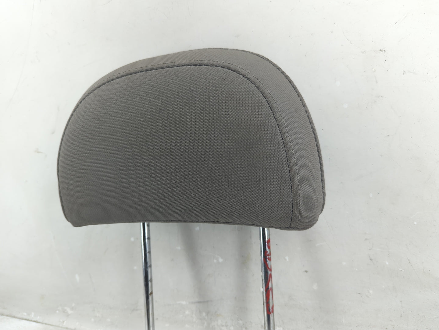 2008-2010 Saturn Vue Headrest Head Rest Rear Center Seat Fits Fits 2008 2009 2010 OEM Used Auto Parts - Oemusedautoparts1.co