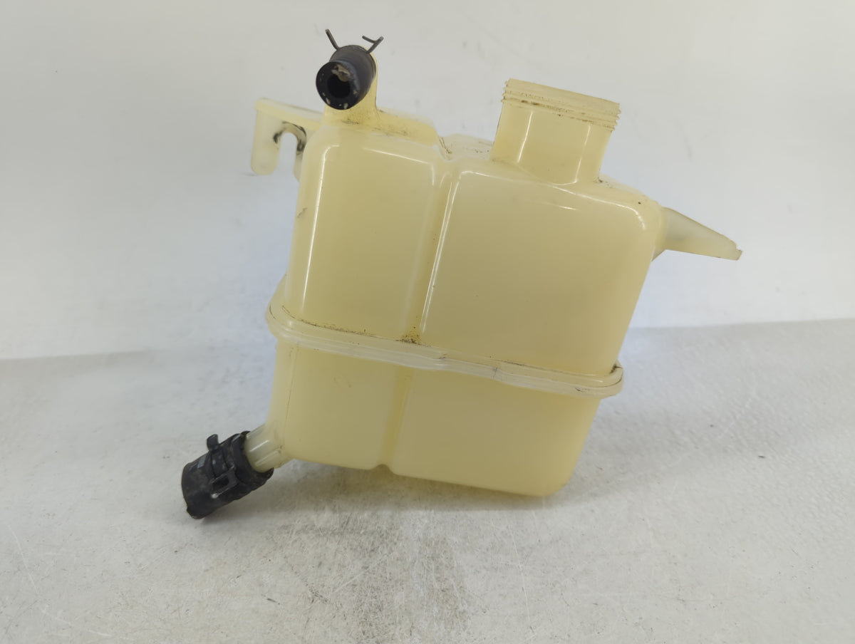 2008-2010 Saturn Vue Radiator Coolant Overflow Expansion Tank Bottle 1394691 - Oemusedautoparts1.com