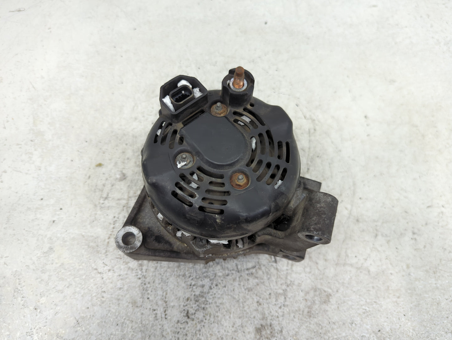 2008-2010 Saturn Vue Alternator Replacement Generator Charging Assembly Engine OEM P/N:96673482 Fits Fits 2008 2009 2010 OEM