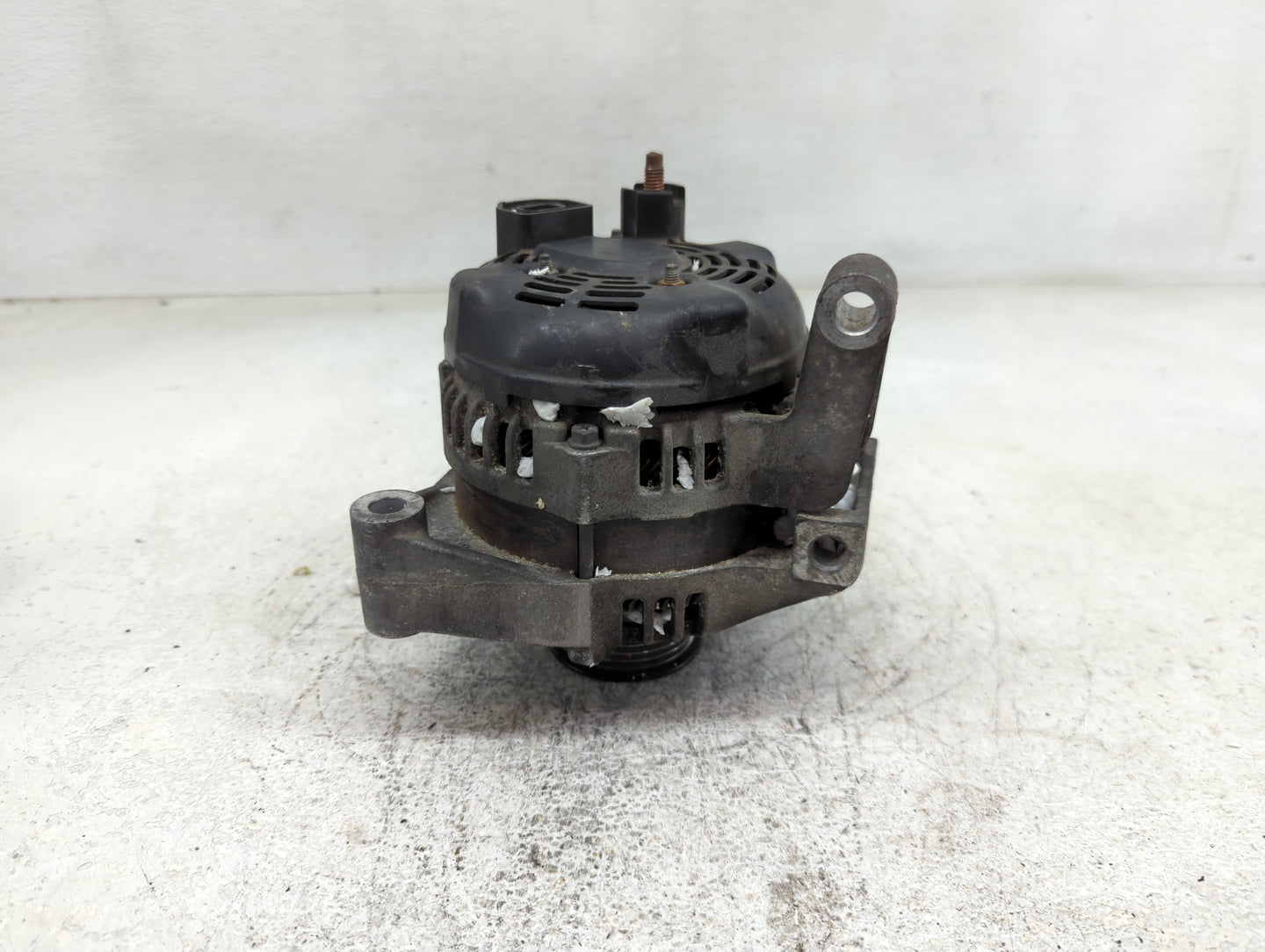 2008-2010 Saturn Vue Alternator Replacement Generator Charging Assembly Engine OEM P/N:96673482 Fits Fits 2008 2009 2010 OEM