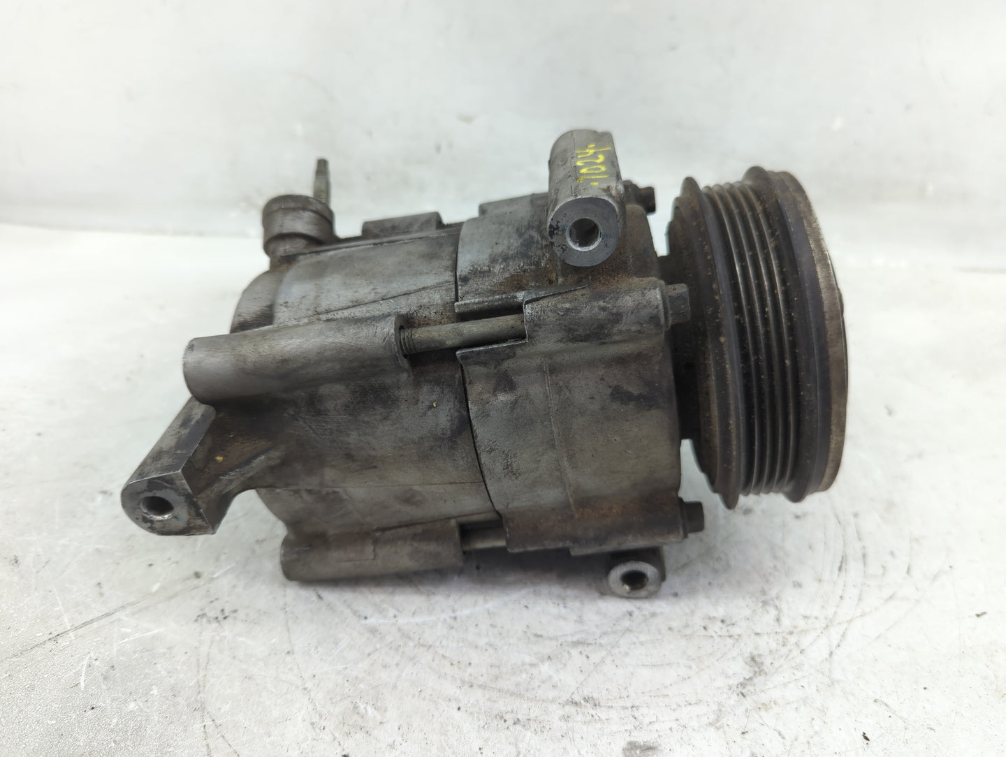 2008-2009 Saturn Vue Air Conditioning A/c Ac Compressor Oem - Oemusedautoparts1.com