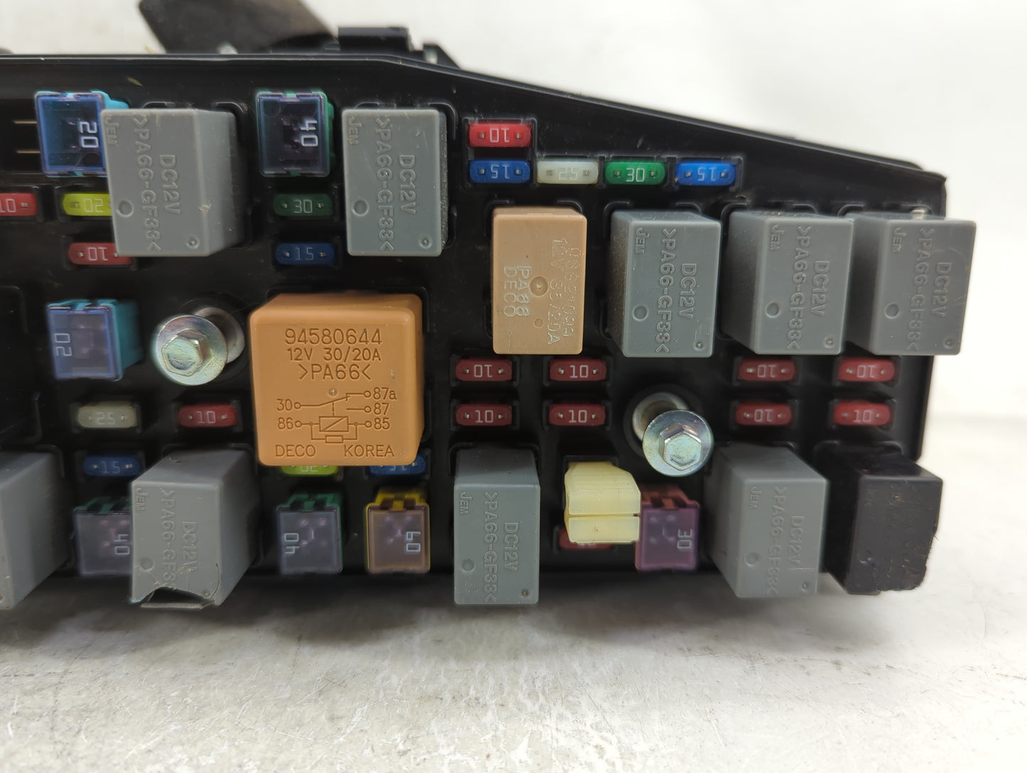 2008-2009 Saturn Vue Fusebox Fuse Box Panel Relay Module Fits Fits 2008 2009 OEM Used Auto Parts - Oemusedautoparts1.com