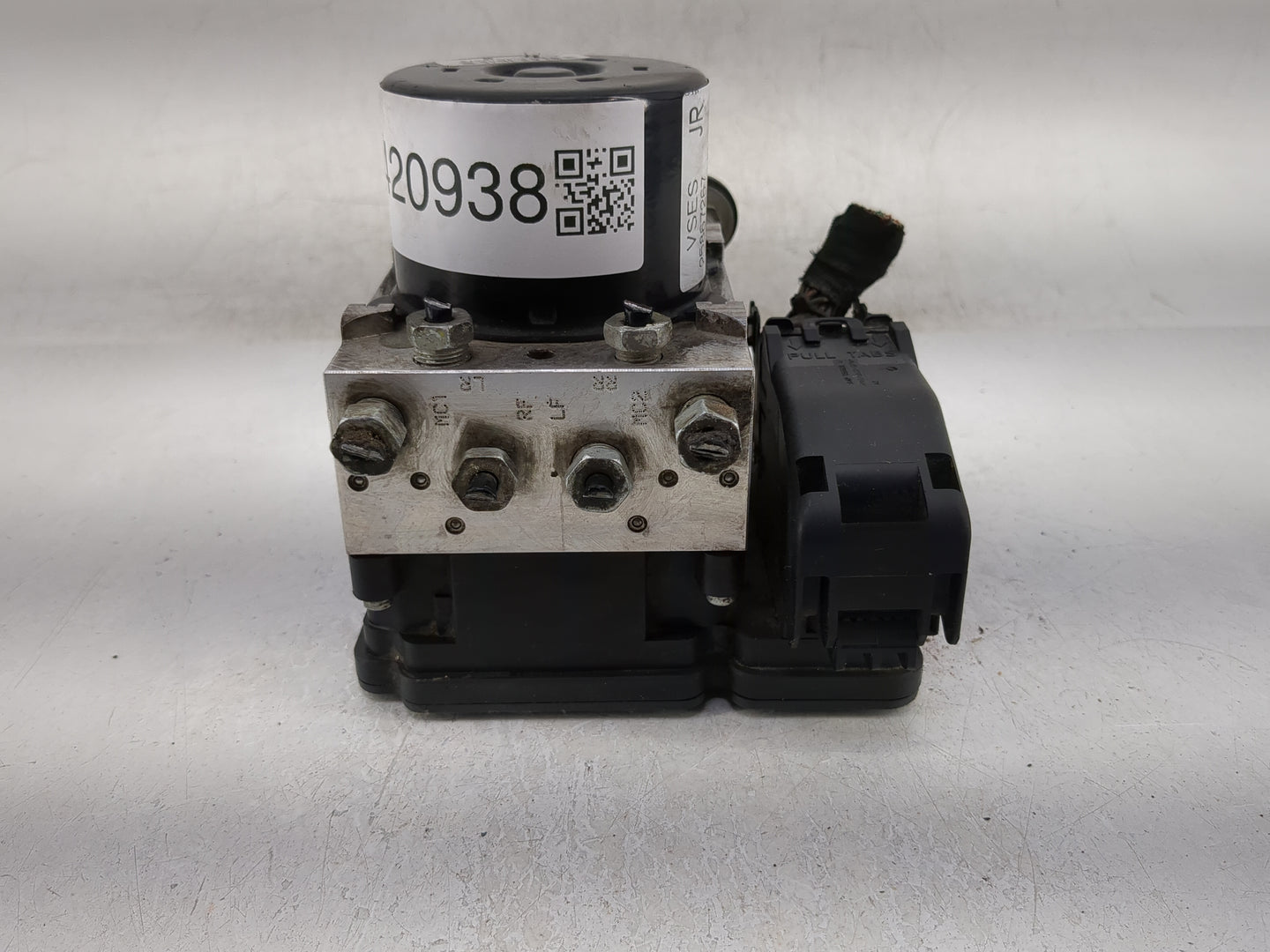 2008 Saturn Vue ABS Pump Control Module Replacement P/N:25867267 25867268 Fits OEM Used Auto Parts - Oemusedautoparts1.com