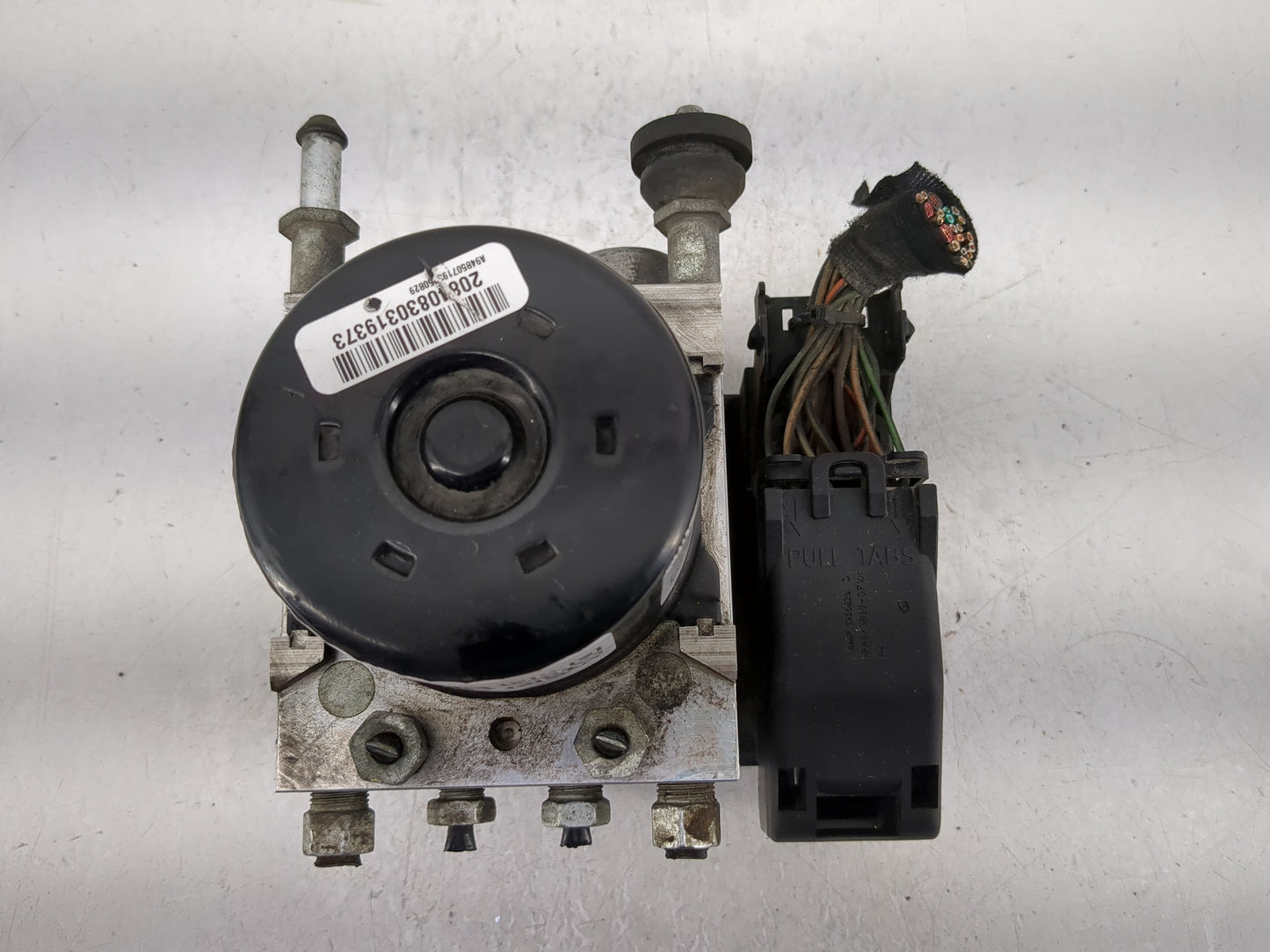 2008 Saturn Vue ABS Pump Control Module Replacement P/N:25867267 25867268 Fits OEM Used Auto Parts - Oemusedautoparts1.com