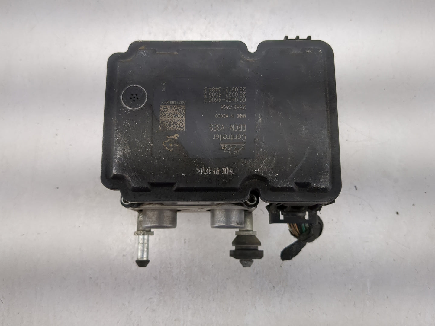 2008 Saturn Vue ABS Pump Control Module Replacement P/N:25867267 25867268 Fits OEM Used Auto Parts - Oemusedautoparts1.com