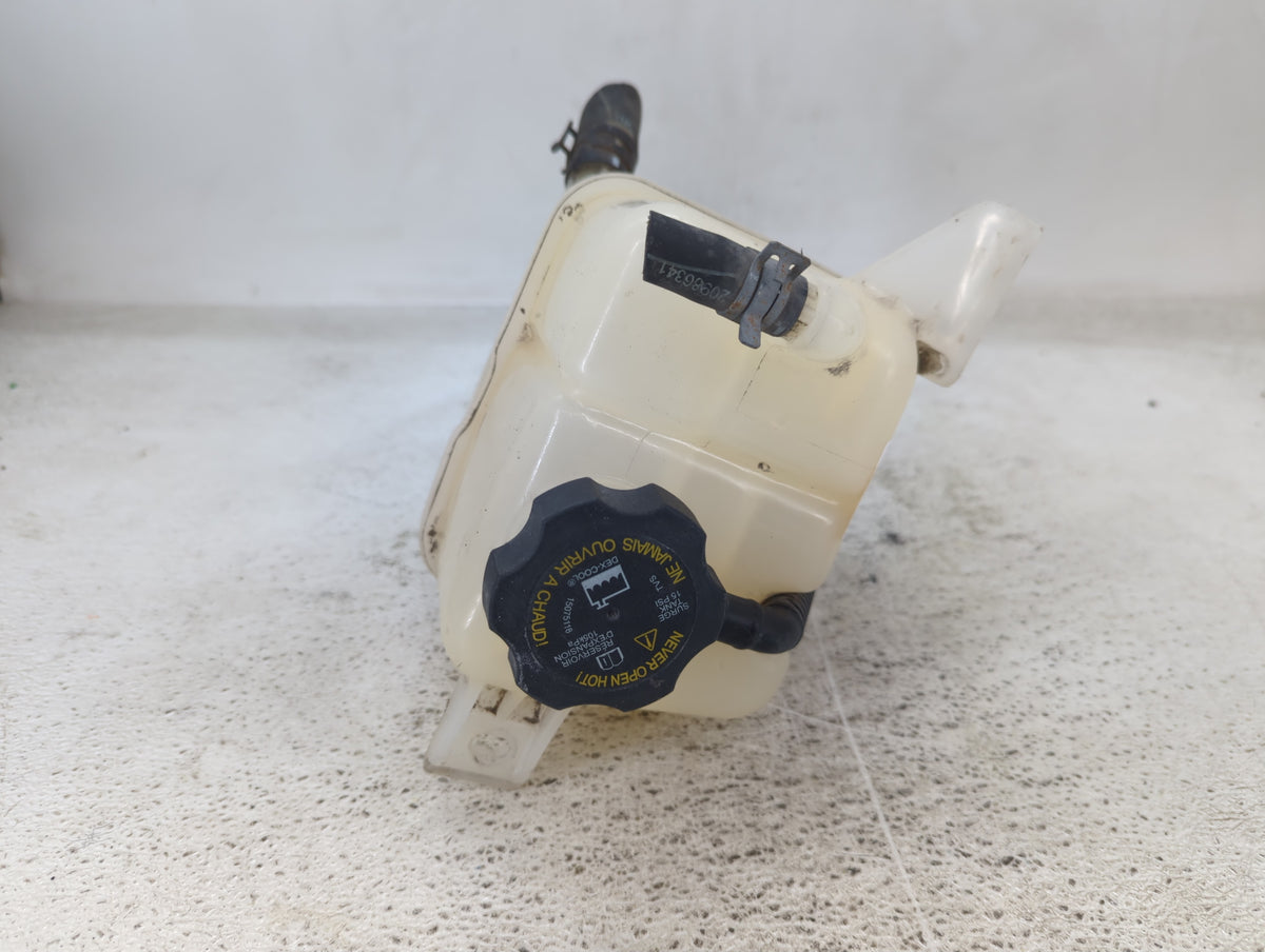 2008-2010 Saturn Vue Radiator Coolant Overflow Expansion Tank Bottle 1432107 - Oemusedautoparts1.com