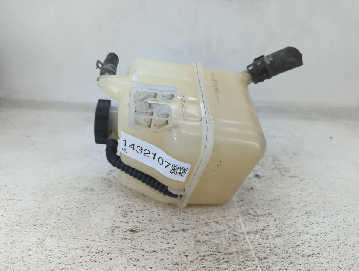 2008-2010 Saturn Vue Radiator Coolant Overflow Expansion Tank Bottle 1432107 - Oemusedautoparts1.com