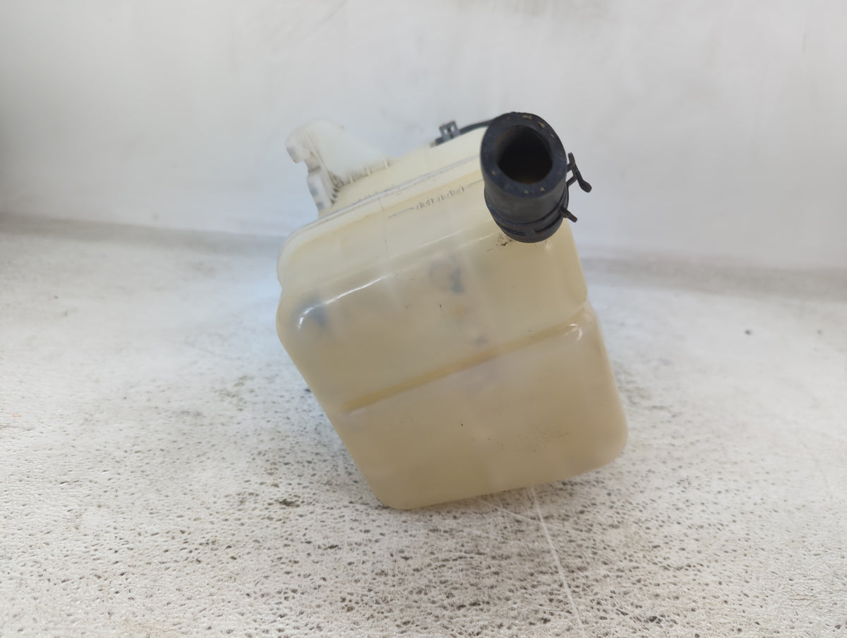 2008-2010 Saturn Vue Radiator Coolant Overflow Expansion Tank Bottle 1432107 - Oemusedautoparts1.com