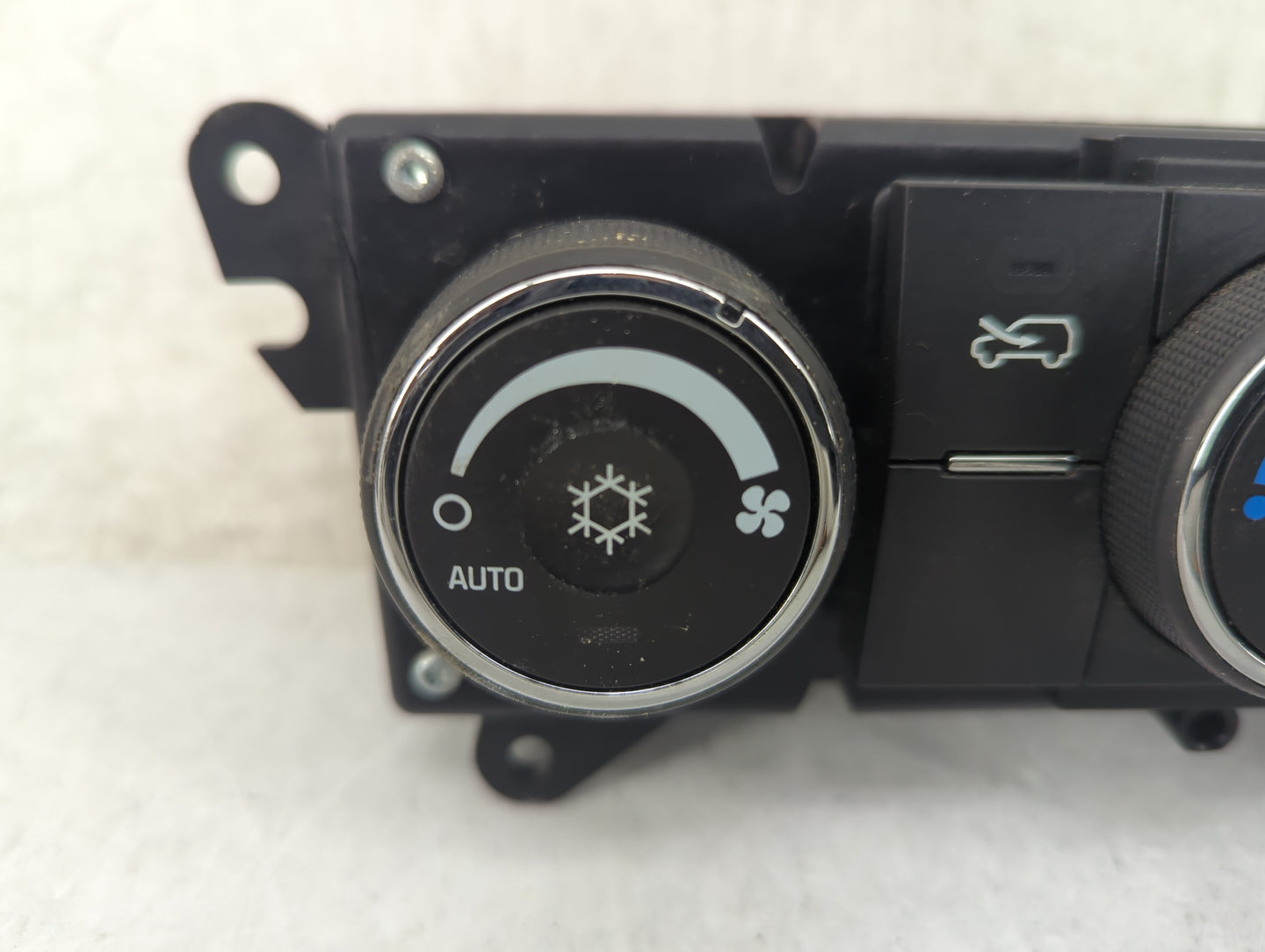 2008-2010 Saturn Vue Climate Control Module Temperature AC/Heater Replacement P/N:25891706 Fits Fits 2008 2009 2010 OEM Used
