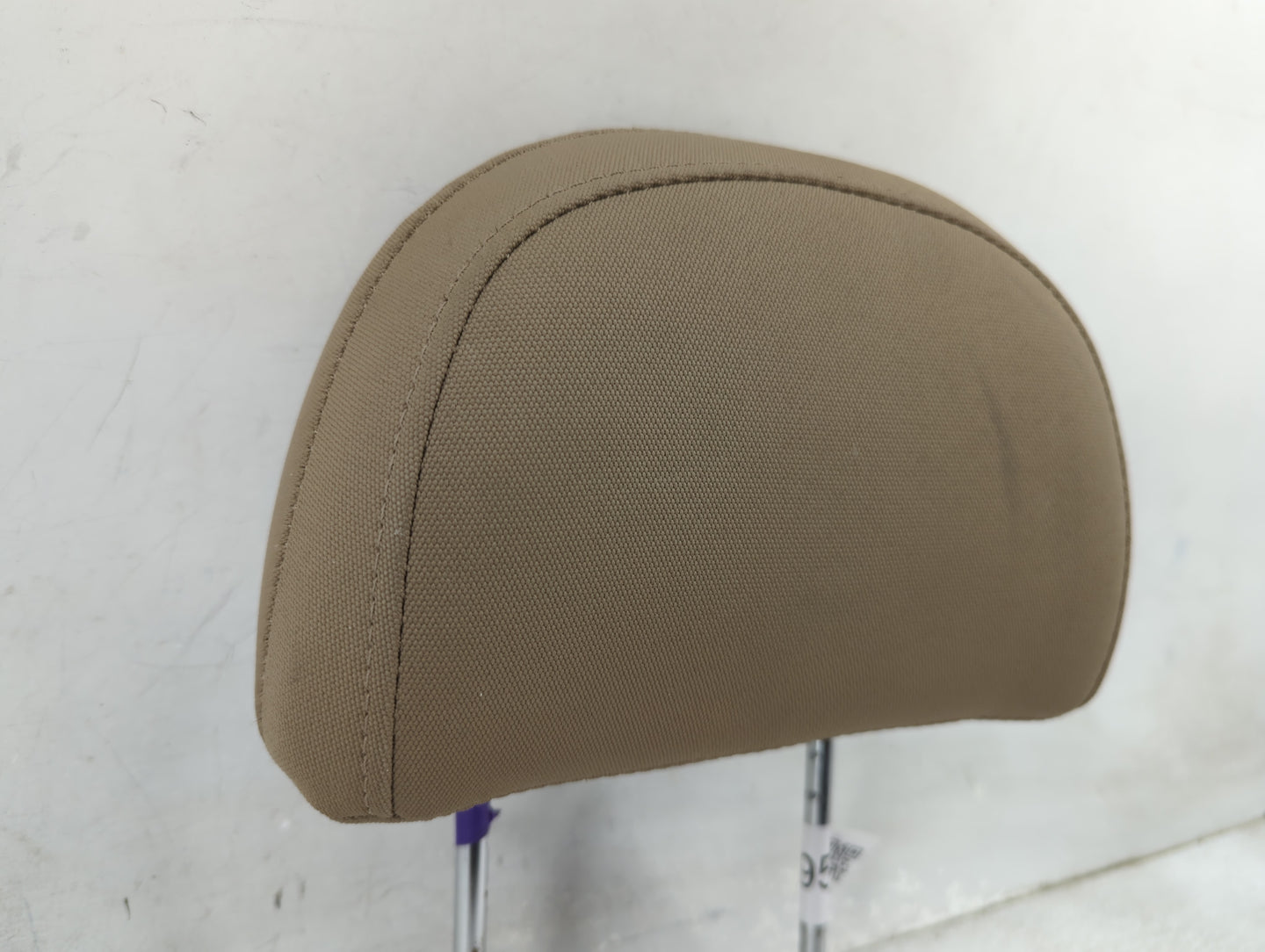 2008-2010 Saturn Vue Headrest Head Rest Front Driver Seat Beige - Oemusedautoparts1.com