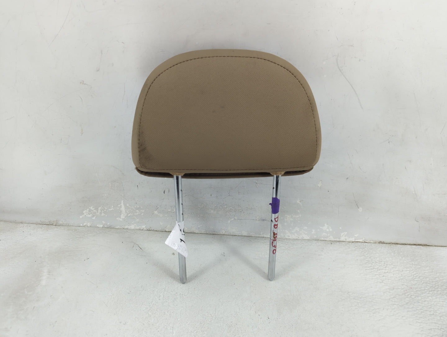 2008-2010 Saturn Vue Headrest Head Rest Front Driver Seat Beige - Oemusedautoparts1.com
