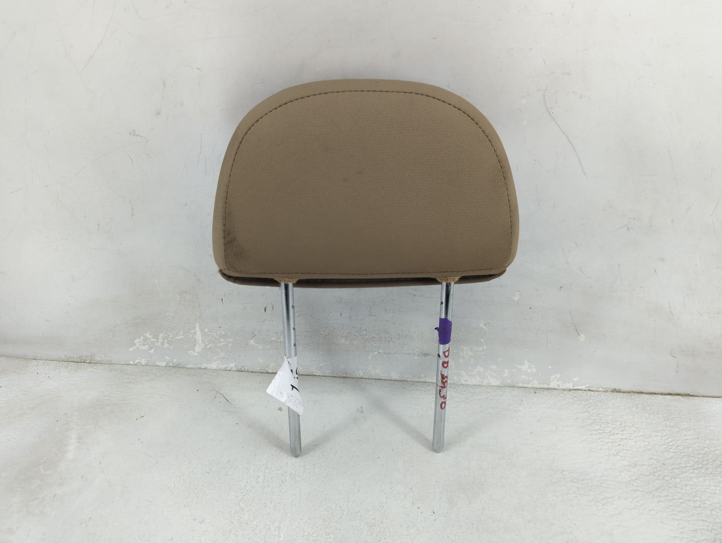 2008-2010 Saturn Vue Headrest Head Rest Front Driver Seat Beige - Oemusedautoparts1.com