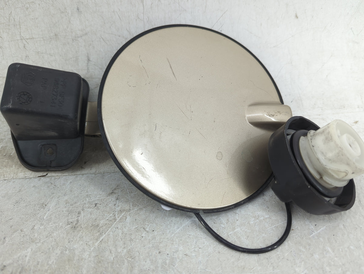 2008 Saturn Vue Fuel Tank Door Lid Gas Tank Beige - Oemusedautoparts1.com