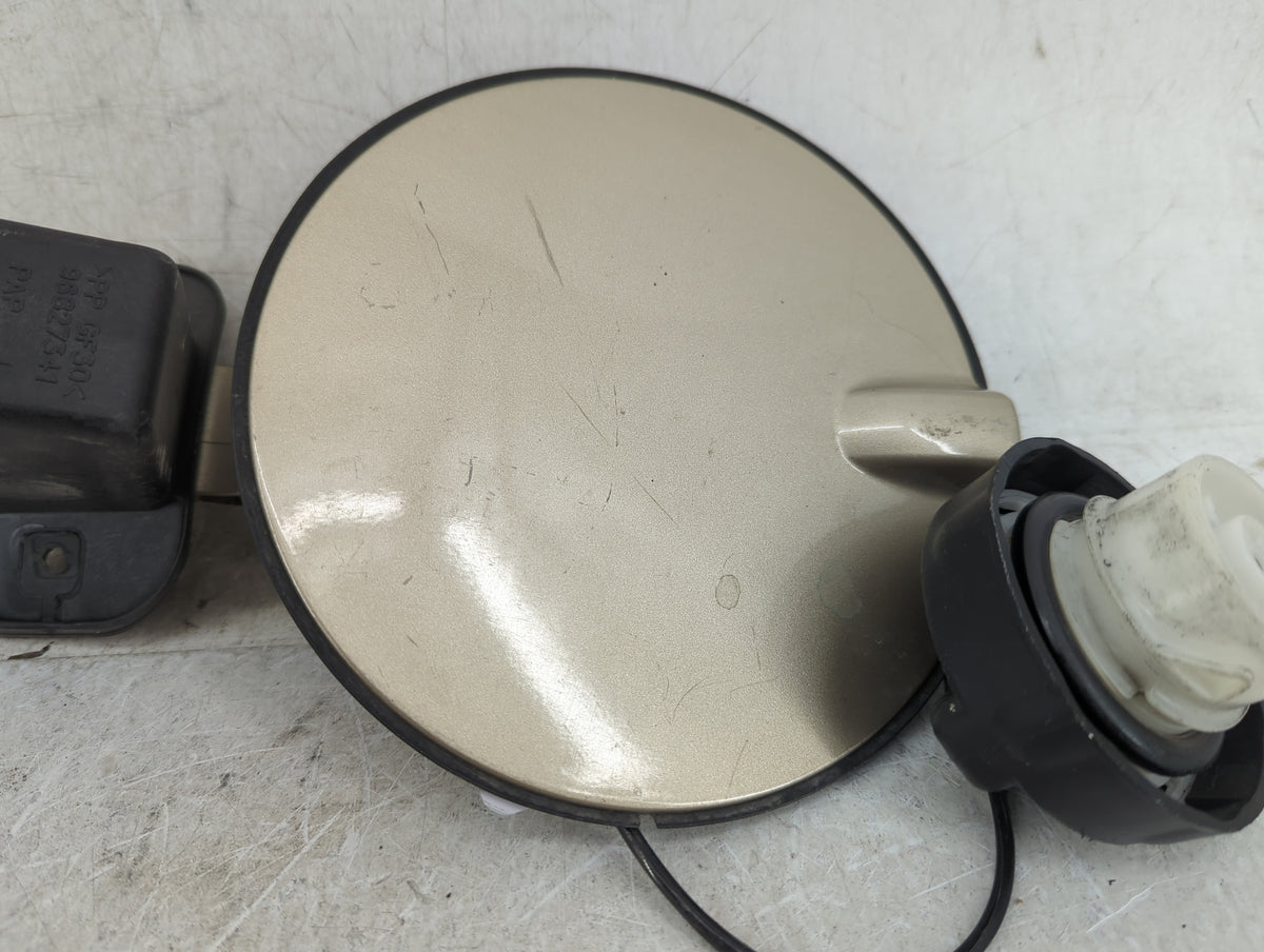 2008 Saturn Vue Fuel Tank Door Lid Gas Tank Beige - Oemusedautoparts1.com