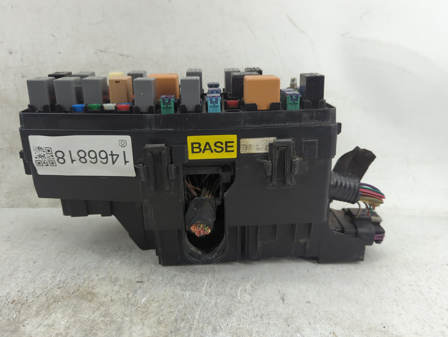 2008-2009 Saturn Vue Fusebox Fuse Box Panel Relay Module P/N:94580644 Fits Fits 2008 2009 OEM Used Auto Parts - Oemusedautop