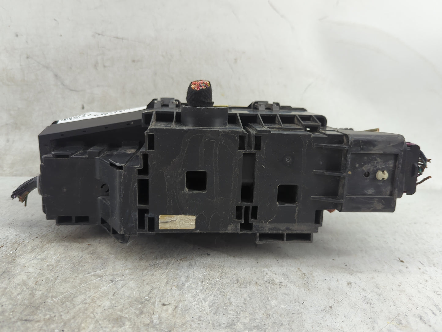 2008-2009 Saturn Vue Fusebox Fuse Box Panel Relay Module P/N:94580644 Fits Fits 2008 2009 OEM Used Auto Parts - Oemusedautop