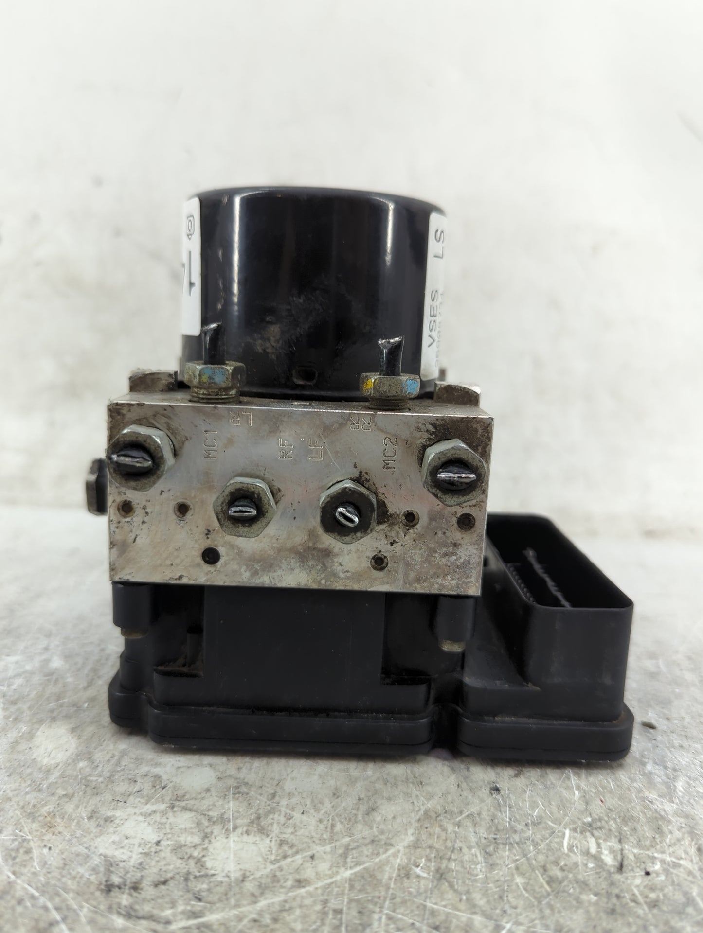 2008 Saturn Vue ABS Pump Control Module Replacement P/N:25908734 25.0212-0771.4, 928734P81580781, 25913856, 00.0405-460C.3 F