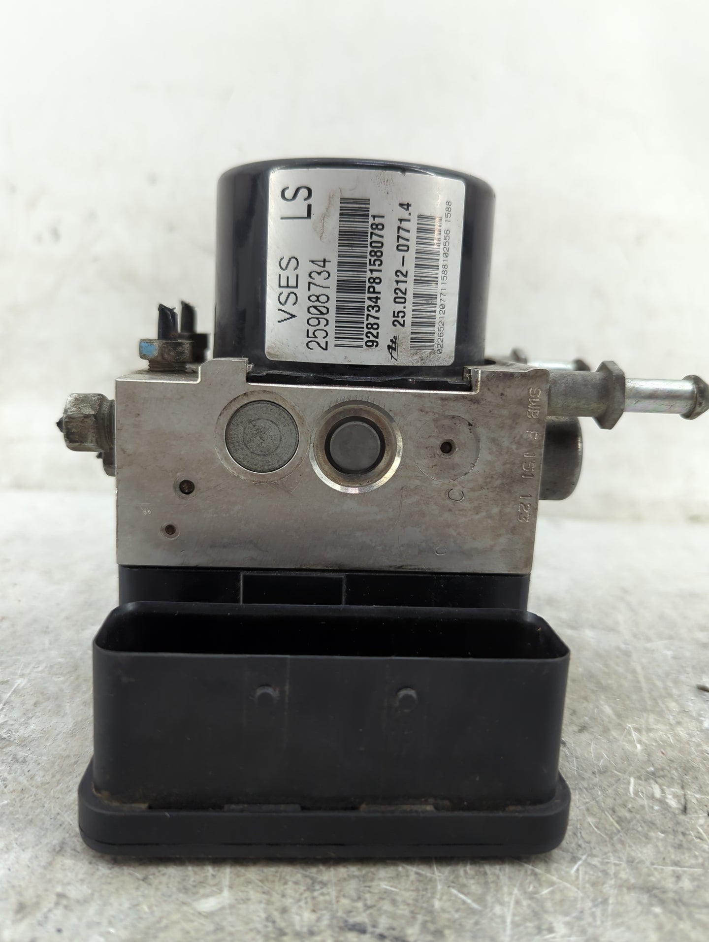 2008 Saturn Vue ABS Pump Control Module Replacement P/N:25908734 25.0212-0771.4, 928734P81580781, 25913856, 00.0405-460C.3 F