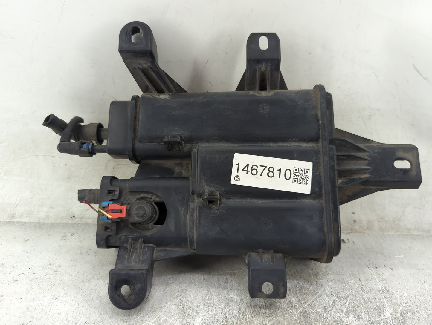 2008 Saturn Vue Fuel Vapor Charcoal Canister - Oemusedautoparts1.com
