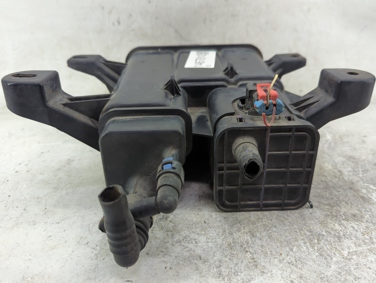 2008 Saturn Vue Fuel Vapor Charcoal Canister 1467810 - Oemusedautoparts1.com