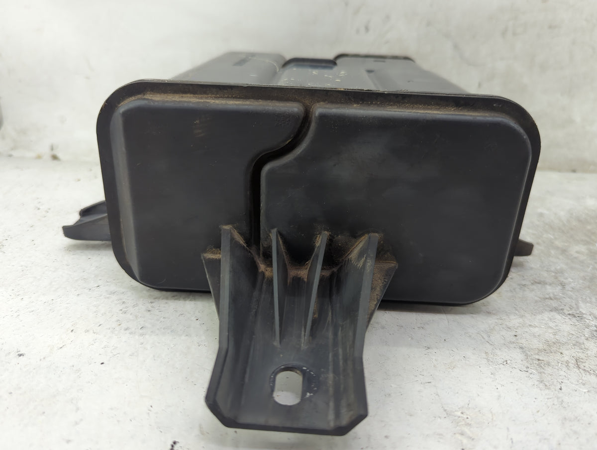 2008 Saturn Vue Fuel Vapor Charcoal Canister 1467810 - Oemusedautoparts1.com