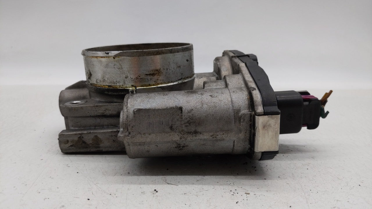 2008-2010 Saturn Vue Throttle Body P/N:995AA Fits Fits 2007 2008 2009 2010 2011 OEM Used Auto Parts - Oemusedautoparts1.com