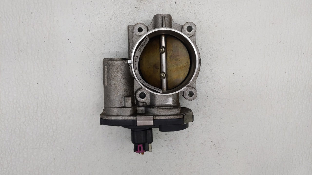 2008-2010 Saturn Vue Throttle Body P/N:995AA Fits Fits 2007 2008 2009 2010 2011 OEM Used Auto Parts - Oemusedautoparts1.com