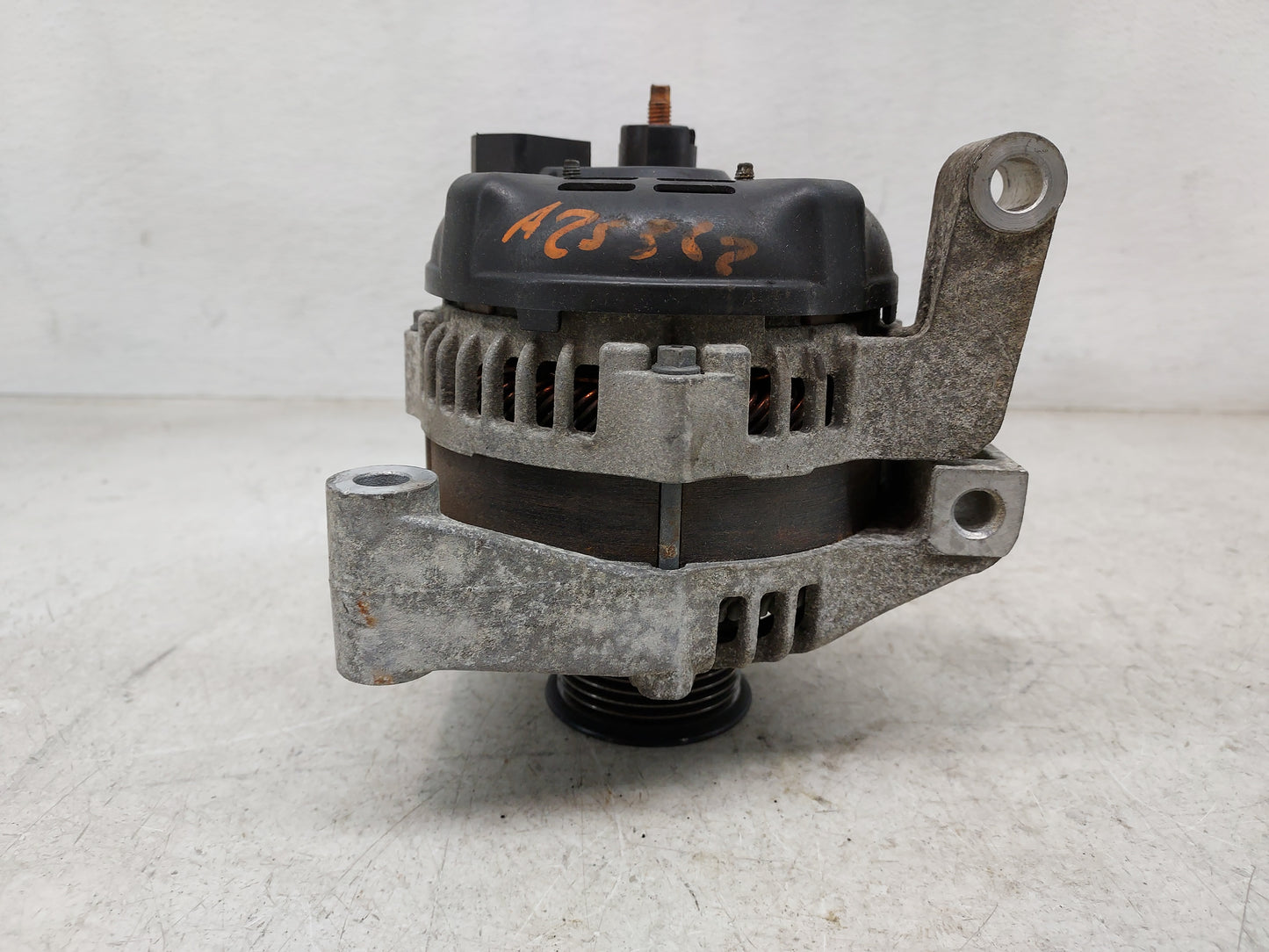 2008-2010 Saturn Vue Alternator Replacement Generator Charging Assembly Engine OEM P/N:104210-5420 96673482 Fits OEM Used Au