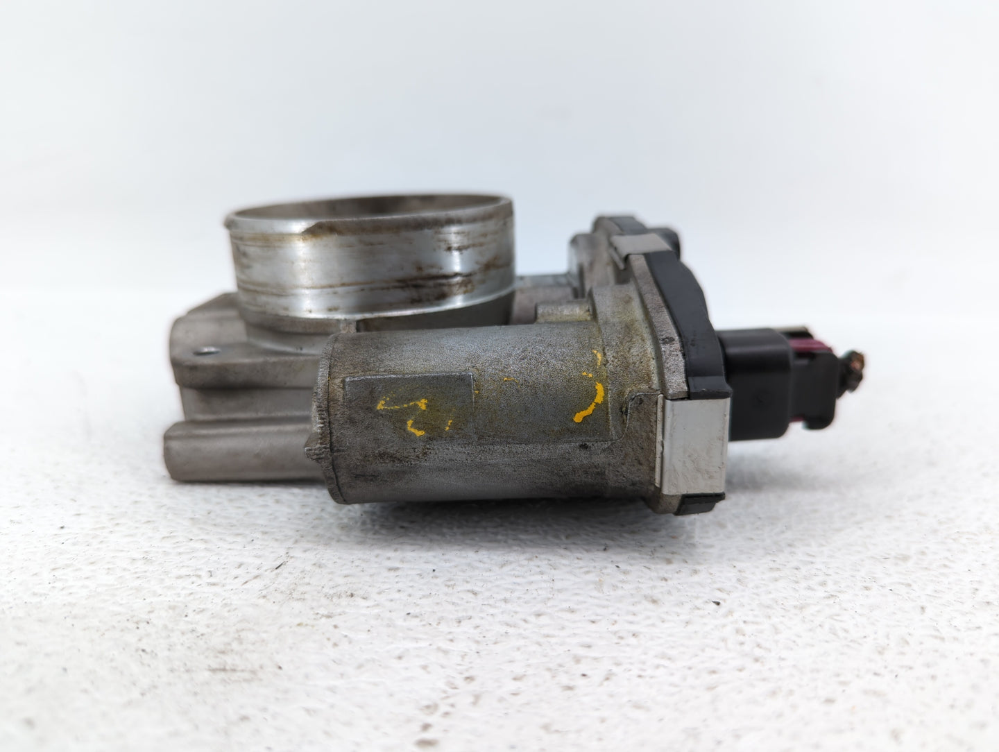 2008-2010 Saturn Vue Throttle Body P/N:995AA Fits Fits 2007 2008 2009 2010 2011 OEM Used Auto Parts - Oemusedautoparts1.com