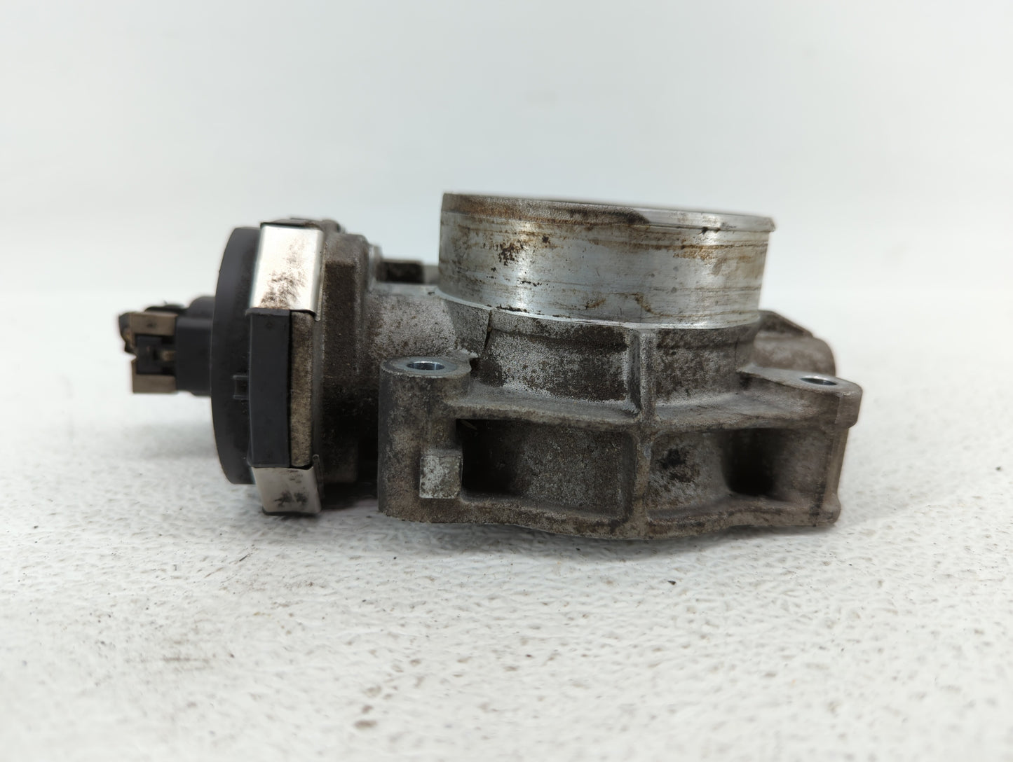 2008-2010 Saturn Vue Throttle Body P/N:995AA Fits Fits 2007 2008 2009 2010 2011 OEM Used Auto Parts - Oemusedautoparts1.com
