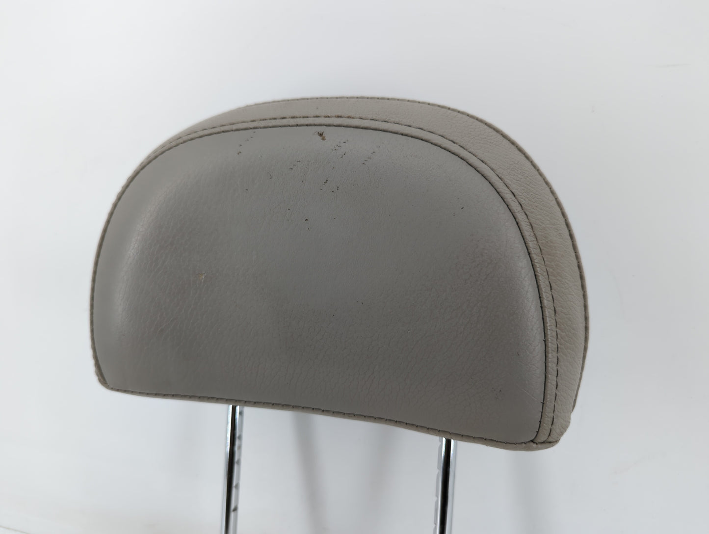 2008-2009 Saturn Vue Headrest Head Rest Rear Seat Fits Fits 2008 2009 OEM Used Auto Parts - Oemusedautoparts1.com