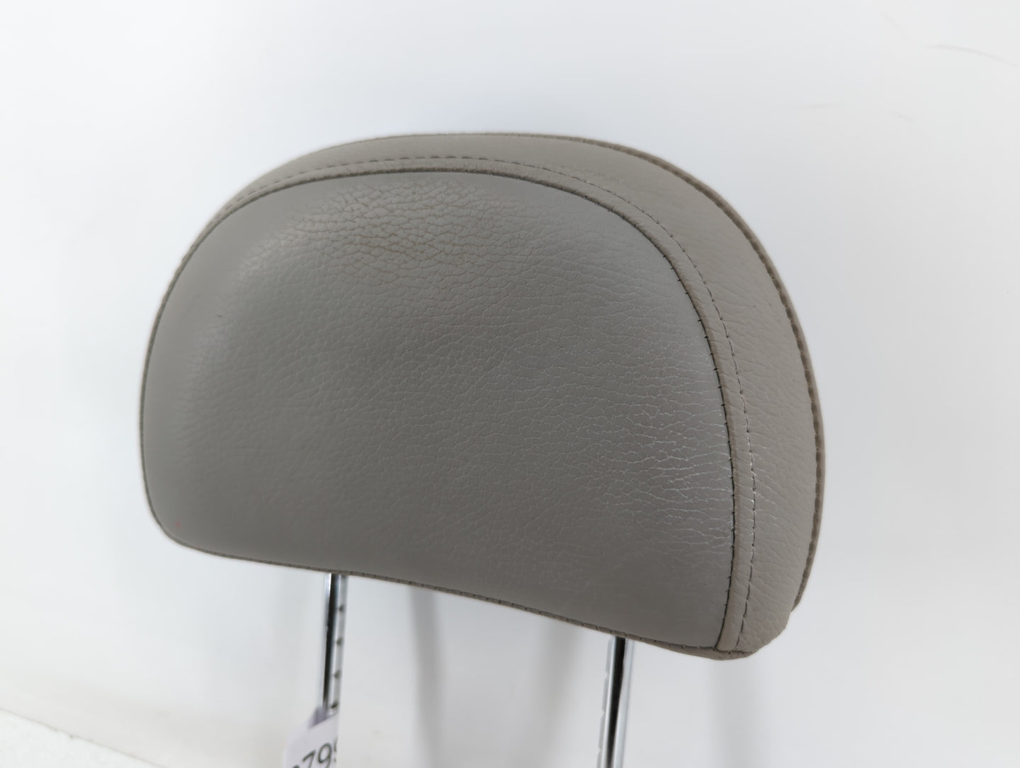 2008-2009 Saturn Vue Headrest Head Rest Rear Seat Fits Fits 2008 2009 OEM Used Auto Parts - Oemusedautoparts1.com