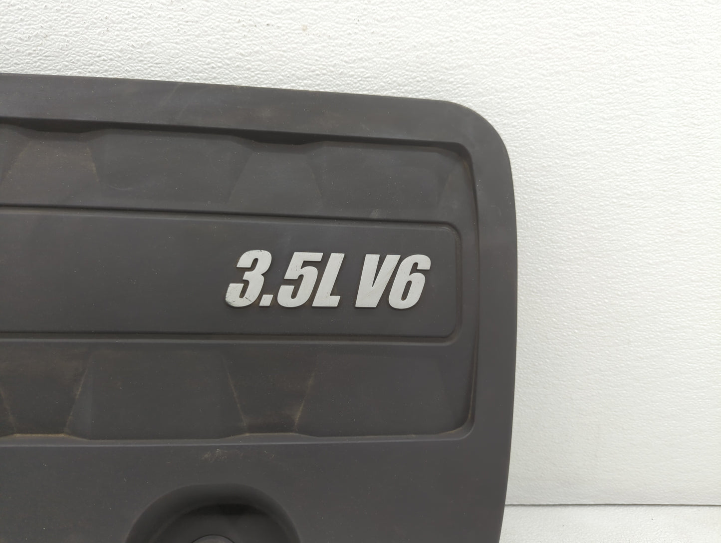 2008 Saturn Vue Engine Cover - Oemusedautoparts1.com