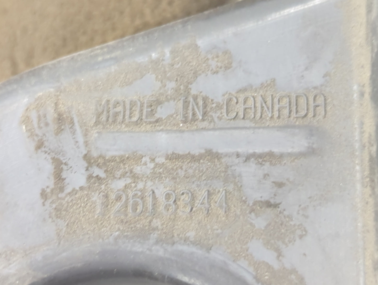 2008 Saturn Vue Engine Cover - Oemusedautoparts1.com