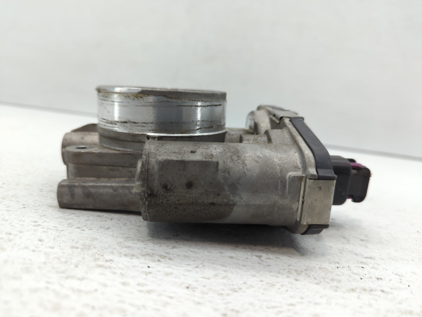 2008-2010 Saturn Vue Throttle Body P/N:2127AA 330IA Fits Fits 2007 2008 2009 2010 2011 OEM Used Auto Parts - Oemusedautopart