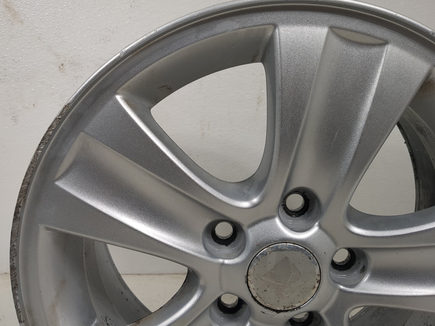 2008 Saturn Vue Oem Wheel Rim 5003402 - Oemusedautoparts1.com