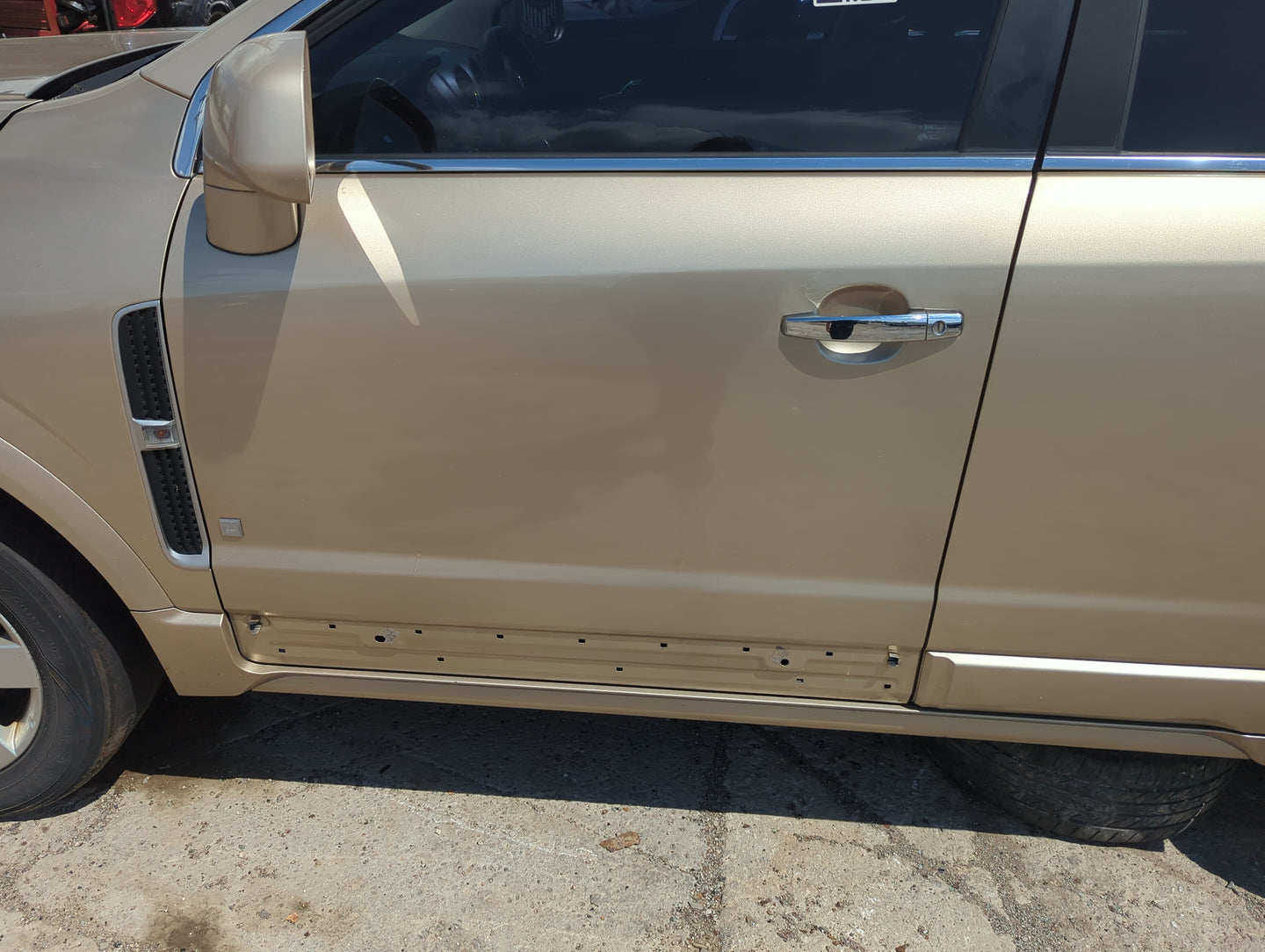 2008-2010 Saturn Vue Driver Front Door Oem 5014114 - Oemusedautoparts1.com