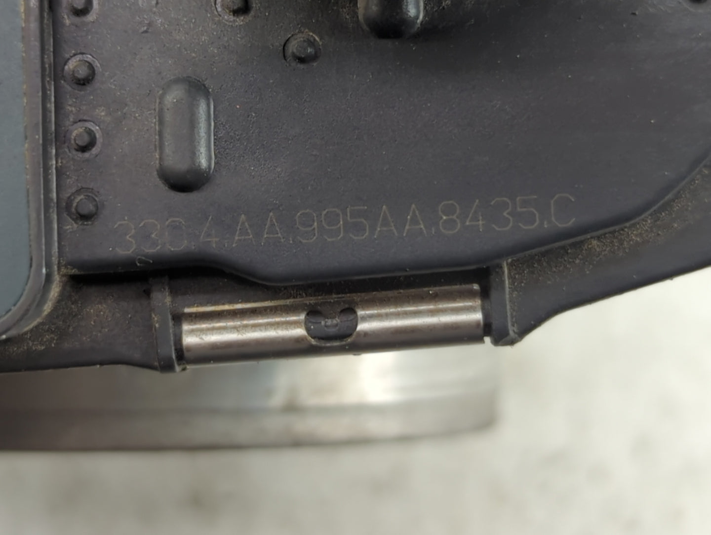 2008-2010 Saturn Vue Throttle Body P/N:3304AA 995AA Fits Fits 2007 2008 2009 2010 2011 OEM Used Auto Parts - Oemusedautopart