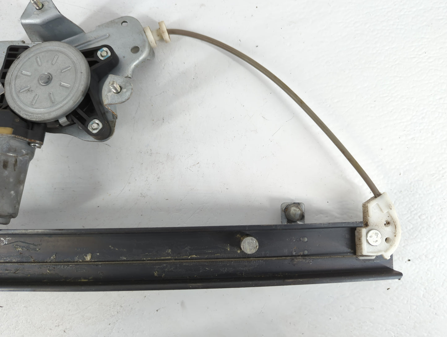 2008-2010 Saturn Vue Passenger Rear Right Power Window Motor - Oemusedautoparts1.com
