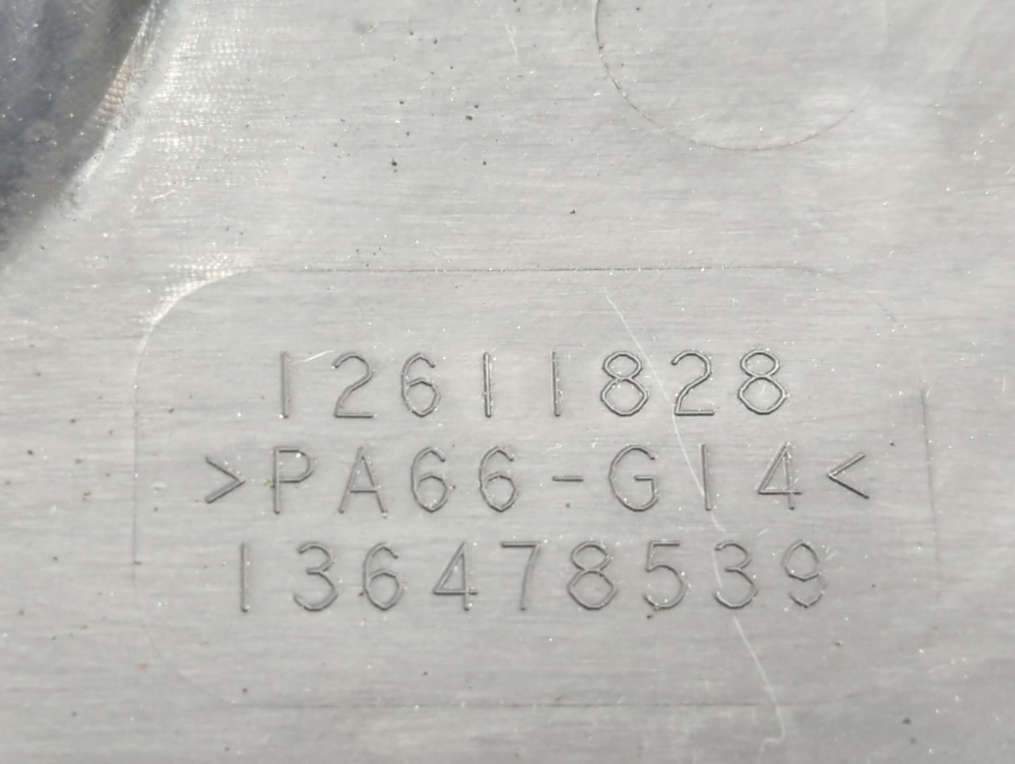 2008 Saturn Vue Engine Cover - Oemusedautoparts1.com