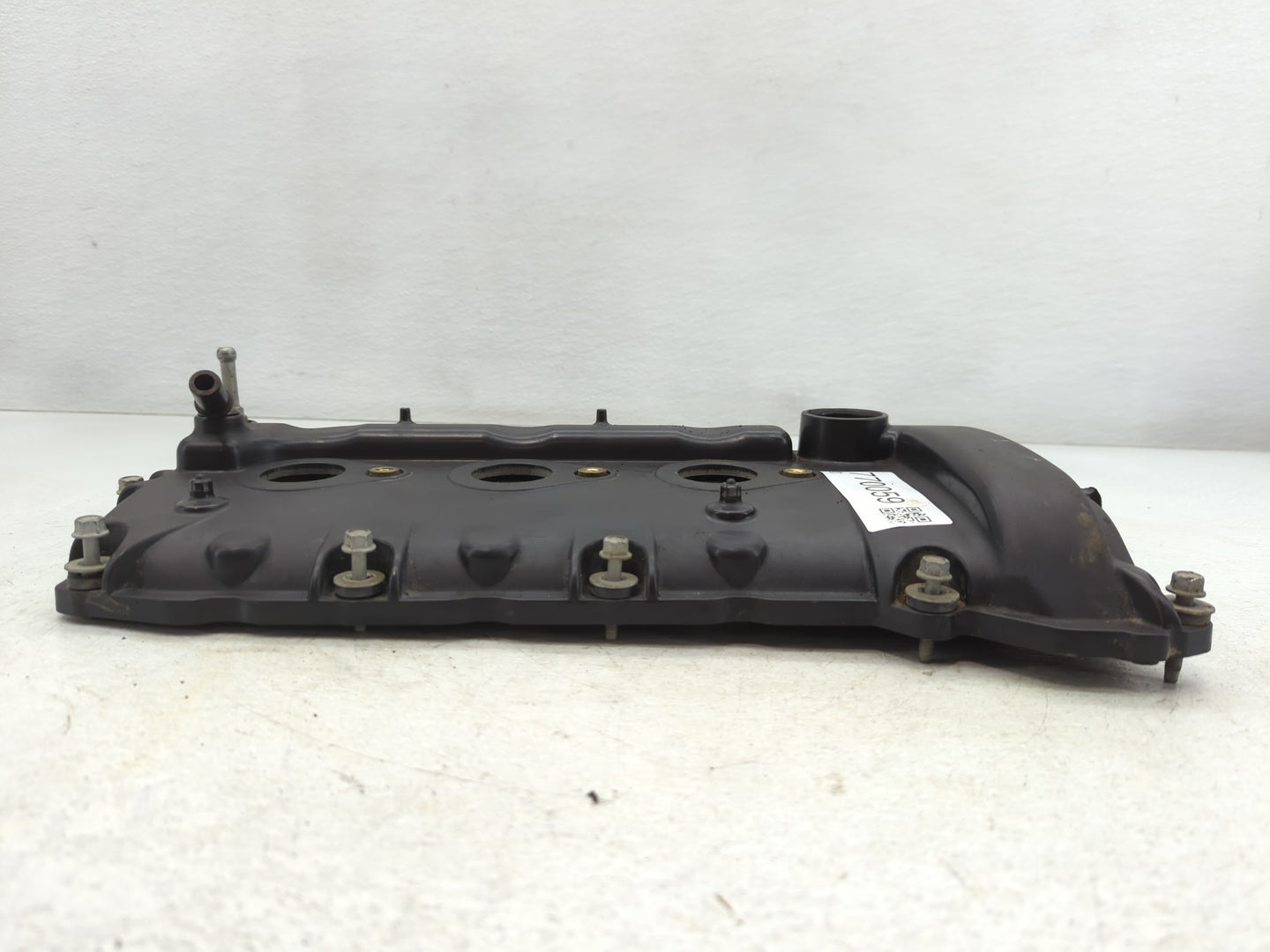 2008 Saturn Vue Driver Left Cylinder Head Valve Cover Fits OEM Used Auto Parts - Oemusedautoparts1.com