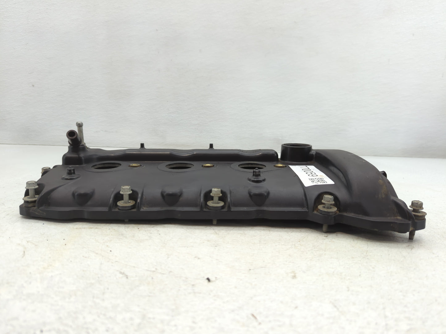 2008 Saturn Vue Driver Left Cylinder Head Valve Cover Fits OEM Used Auto Parts - Oemusedautoparts1.com