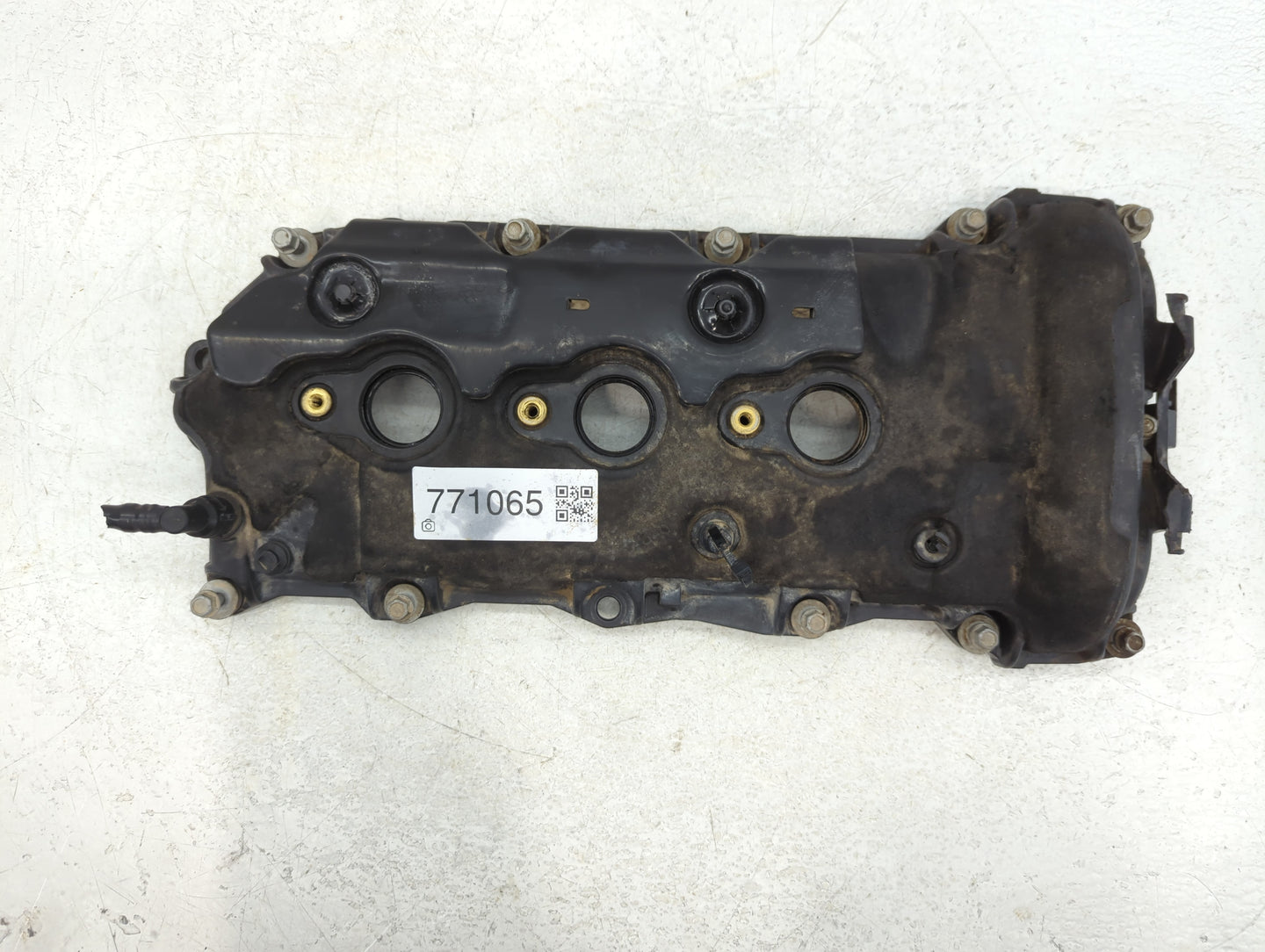 2008 Saturn Vue Driver Left Cylinder Head Valve Cover Fits OEM Used Auto Parts - Oemusedautoparts1.com
