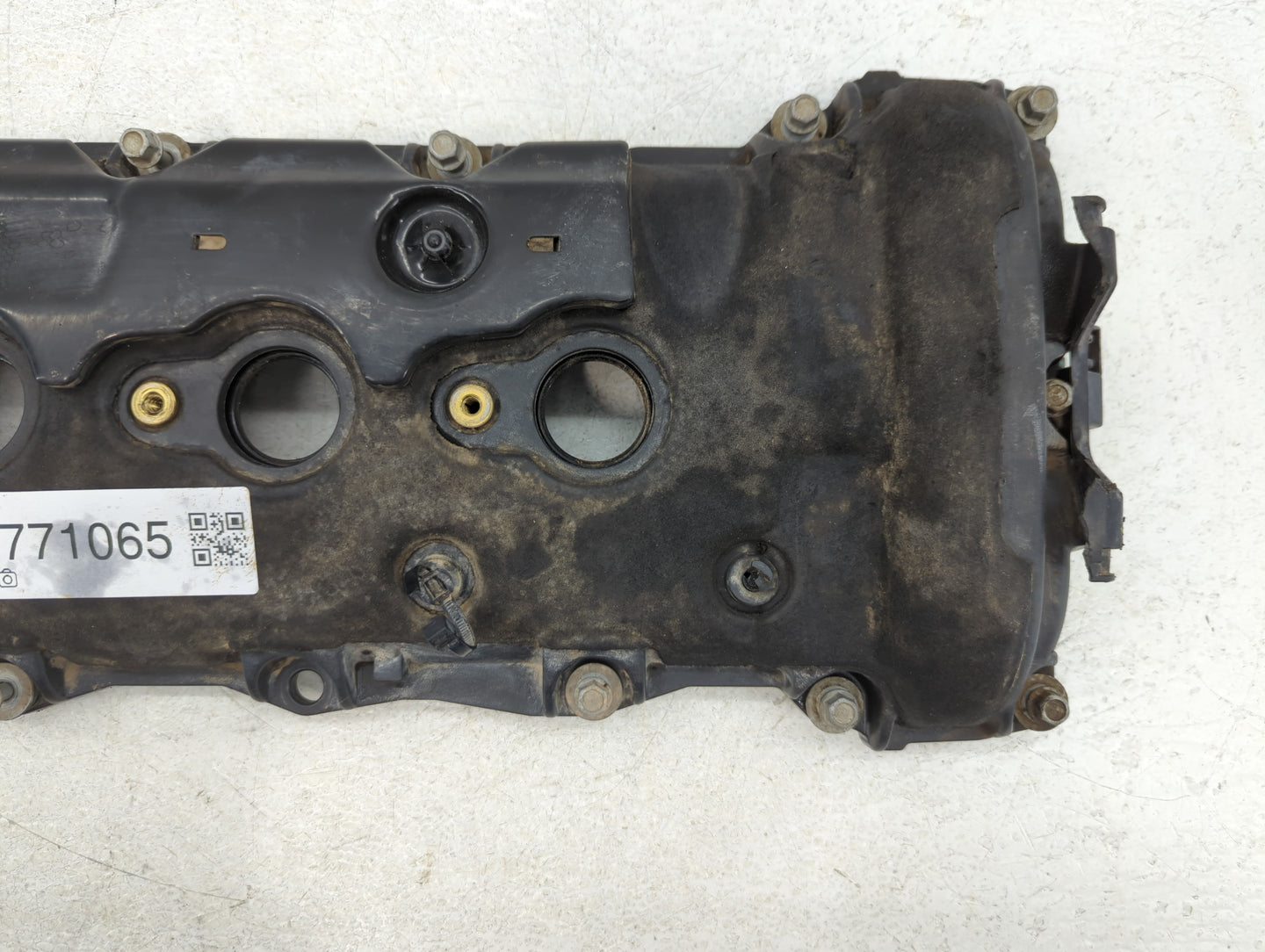 2008 Saturn Vue Driver Left Cylinder Head Valve Cover Fits OEM Used Auto Parts - Oemusedautoparts1.com